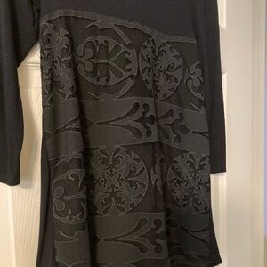 Meadow Rue XS black top.